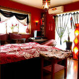 「元気がもらえる「赤」に注目☆レッドカラーを使ったハイセンスなお部屋実例」の画像1