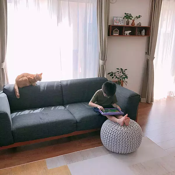 「プフがきっと欲しくなる☆プフを取り入れたお部屋と便利な使い方をご紹介」の画像