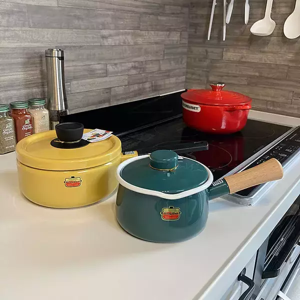 「かわいらしくて使い勝手もバツグン！キッチンに置きたいミルクパン10選」の画像