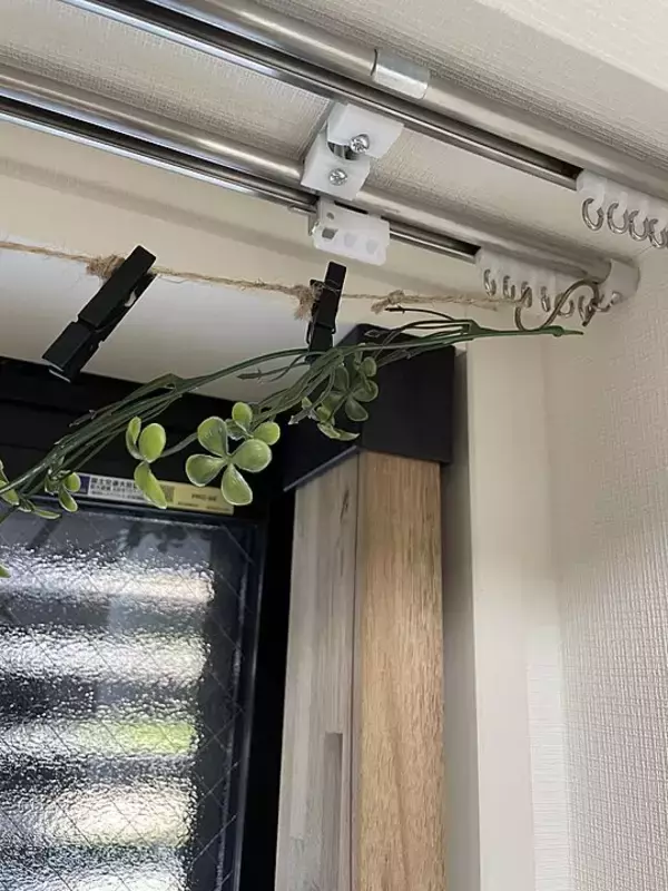 「「カーテンレールを有効活用できる、簡単フェイクグリーンアレンジ」 by Rit.stさん」の画像