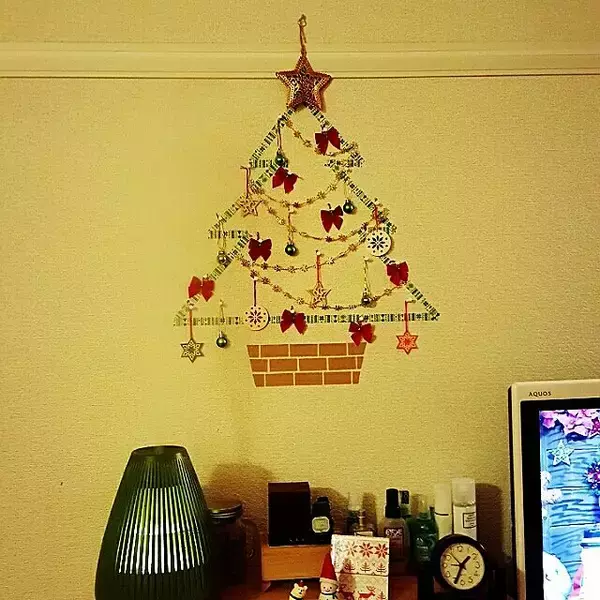 「プチプラで大変身♡100均アイテムを使った壁面ディスプレイの実例10選」の画像