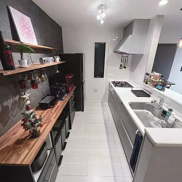 「「好きなものをスタイリッシュに詰め込んだ、モダンなキッチン」 by ya-coさん」の画像