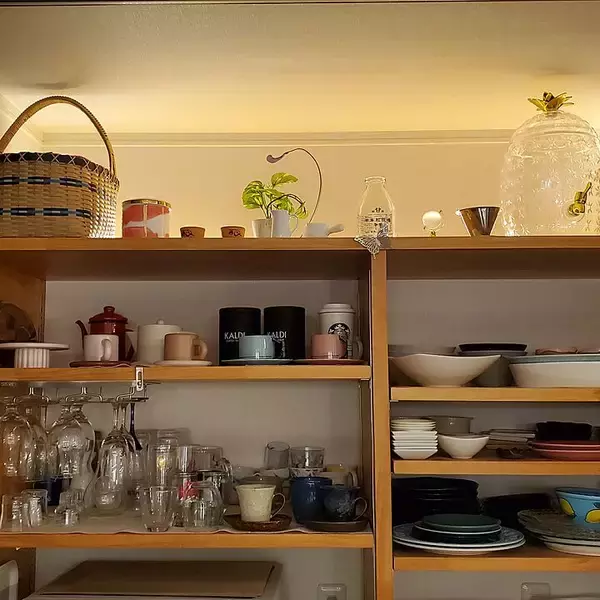 「「全面扉で生活感を隠す！白く明るい空間に溶け込むキッチン」 by hiromimimiさん」の画像