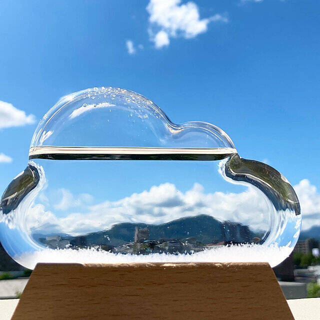 お家の中に天気が飾れる♪クラウド型のストームグラスをご紹介