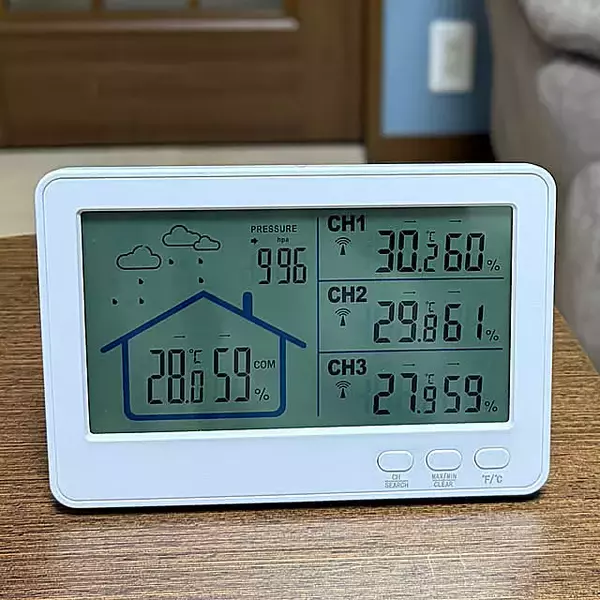 「1台で4部屋の温度を集中管理！マルチに使える屋内外温湿度計 」by maka さん