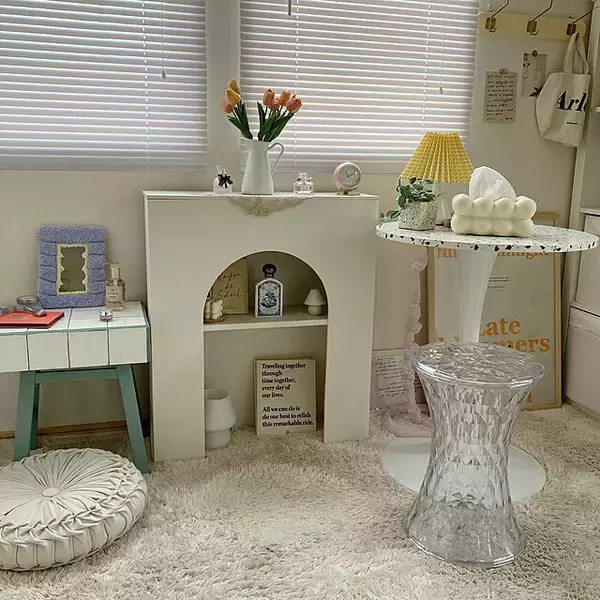 「愛でたくなるデザインを♪ぱっと目を引くスツール・丸椅子カタログ」の画像