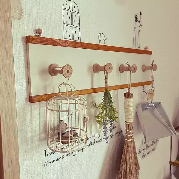 100均の木材で暮らしを快適に。コスパよく空間を整える実用的なDIY実例まとめ