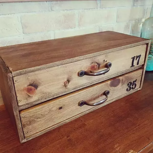 「100均の木材で暮らしを快適に。コスパよく空間を整える実用的なDIY実例まとめ」の画像