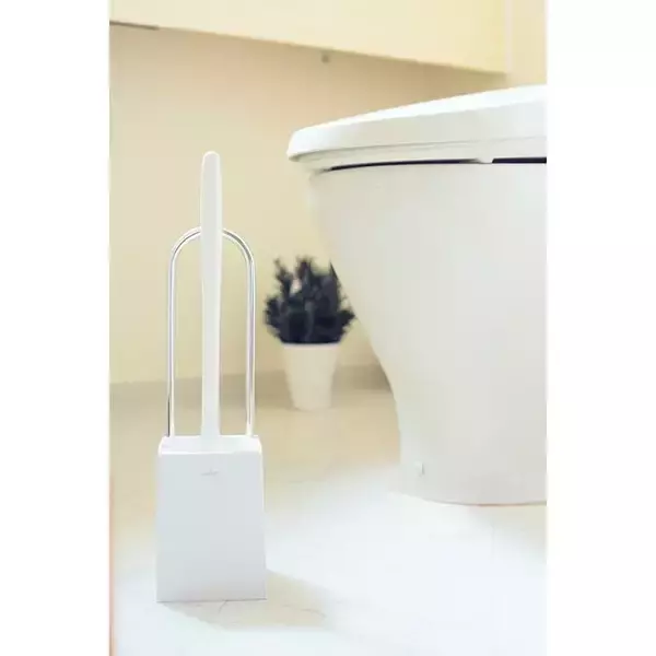 「トイレ掃除の相棒はどれ？RoomClipユーザーさんの実例から、おすすめのトイレブラシをご紹介」の画像