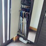 「傘の収納にお悩みの方必見！省スペースにすっきりとおさまる傘収納のアイデア6選」の画像2