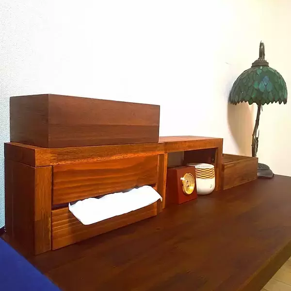 「日用品がお気に入りのインテリアに♪デザインにも使いやすさにもこだわったティッシュケースのDIY実例」の画像