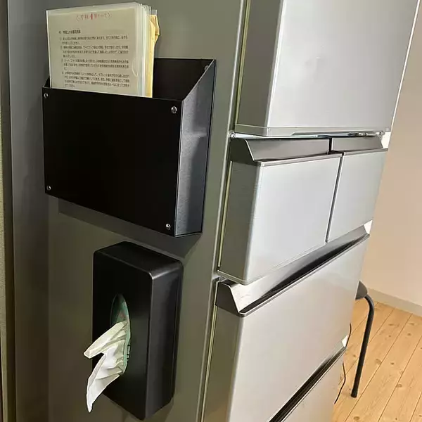 「日用品がお気に入りのインテリアに♪デザインにも使いやすさにもこだわったティッシュケースのDIY実例」の画像