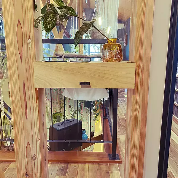 「日用品がお気に入りのインテリアに♪デザインにも使いやすさにもこだわったティッシュケースのDIY実例」の画像