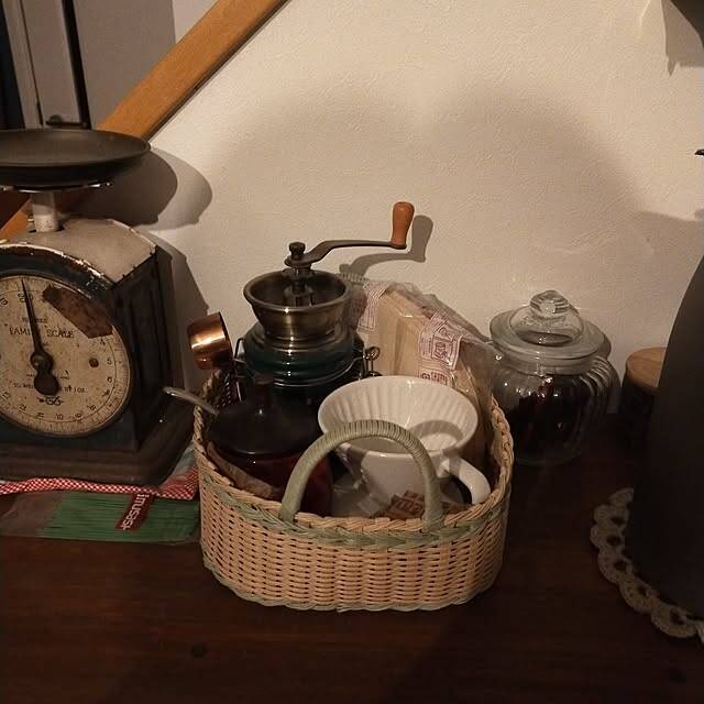 コーヒータイムがもっと充実する！実用的でディスプレイにもなる、コーヒーグッズの収納アイデア10選