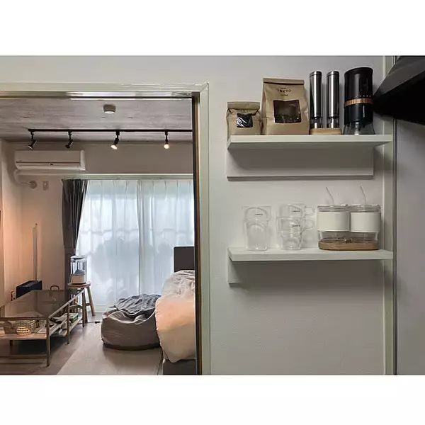 「コーヒータイムがもっと充実する！実用的でディスプレイにもなる、コーヒーグッズの収納アイデア10選」の画像