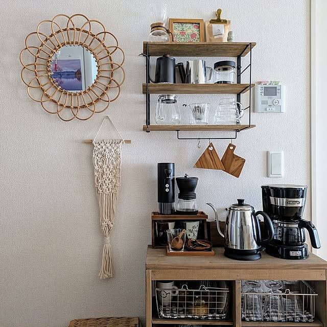 コーヒータイムがもっと充実する！実用的でディスプレイにもなる、コーヒーグッズの収納アイデア10選