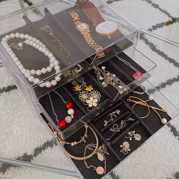 「見つけたら即買いしたい！魅力たっぷりなダイソーの3段引き出しケースの活用アイディア」の画像