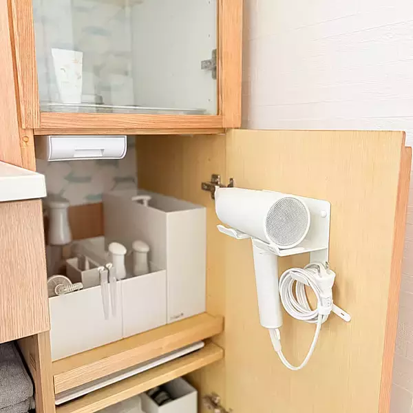 「もう置き場所に困らない♪ドライヤー収納のアイデア実例10選」の画像