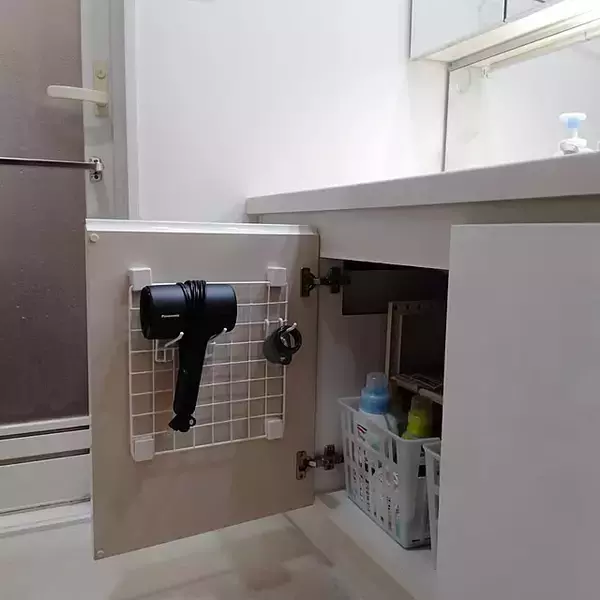 「もう置き場所に困らない♪ドライヤー収納のアイデア実例10選」の画像