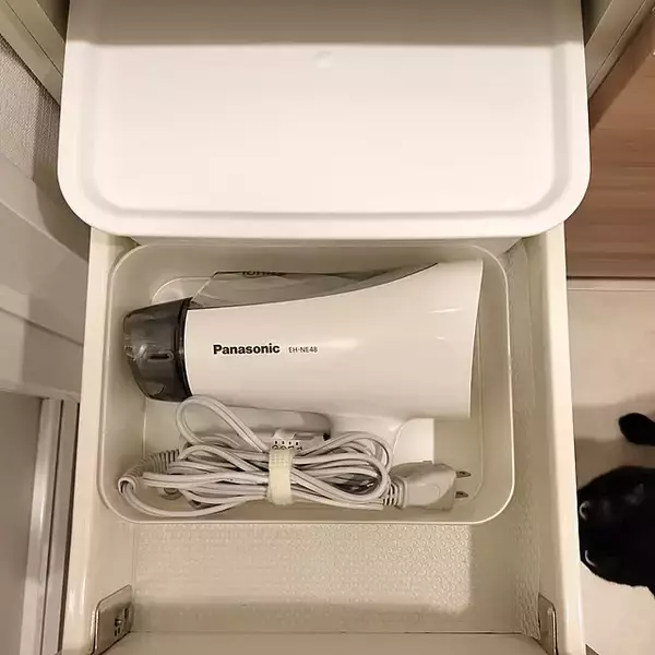 「もう置き場所に困らない♪ドライヤー収納のアイデア実例10選」の画像