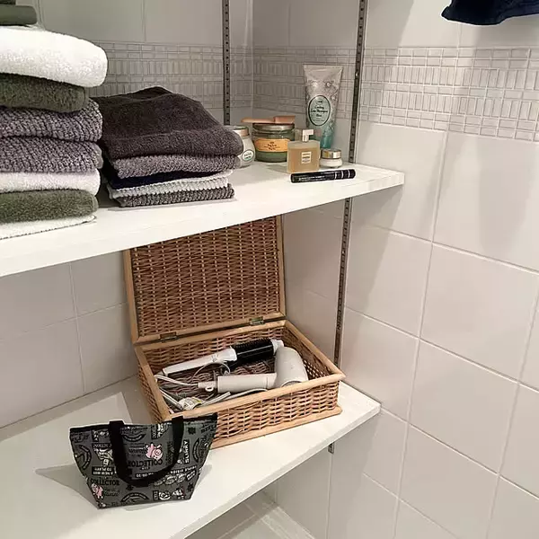 「もう置き場所に困らない♪ドライヤー収納のアイデア実例10選」の画像