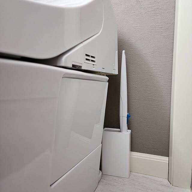 ミニマルで見た目がすっきり！使いやすいトイレブラシの置き方アイデア6選