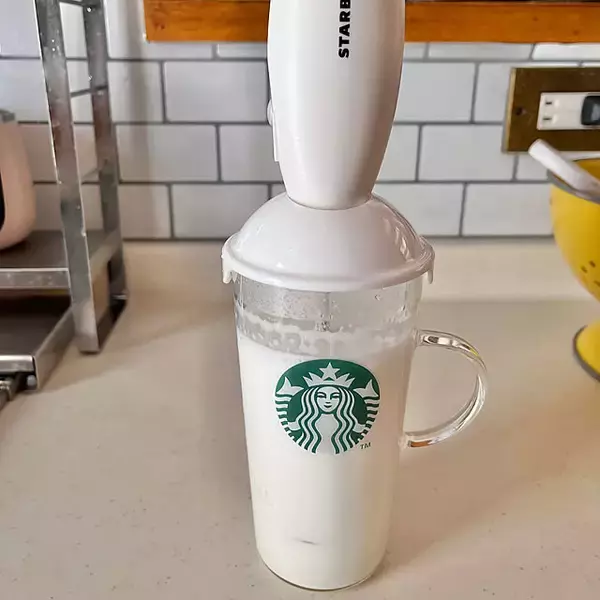 「飲み物だけじゃない！スターバックスの食器&雑貨で毎日をもっとハッピーに」の画像