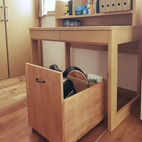 「もう置き場所で悩まない！DIYで解決、使いやすいランドセル置き場」の画像
