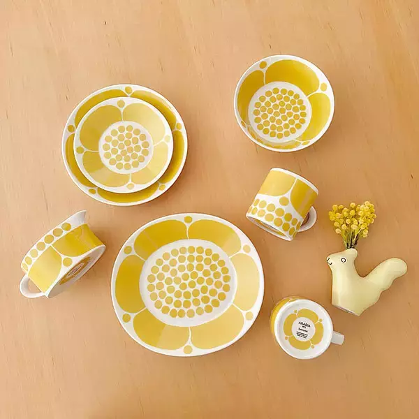 「北欧の陶器ブランド「ARABIA」。テーブルを美しく彩るアイテムをご紹介」の画像