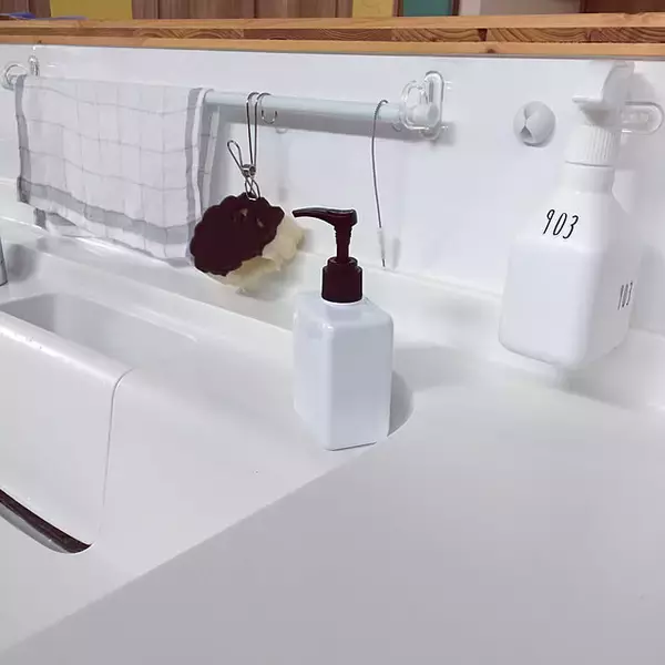 「衛生的で使いやすい！キッチンふきんの一時置き場アイデア6選」の画像