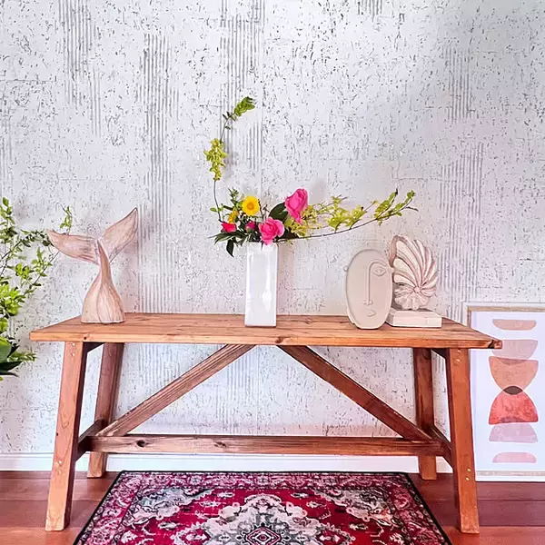 「お手製のベンチで彩る、くつろぎ空間。個性豊かなベンチのDIYアイデア集」の画像