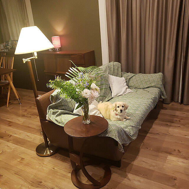 RoomClipショッピングで買える！サイドテーブル「LOTUS（ロータス）」