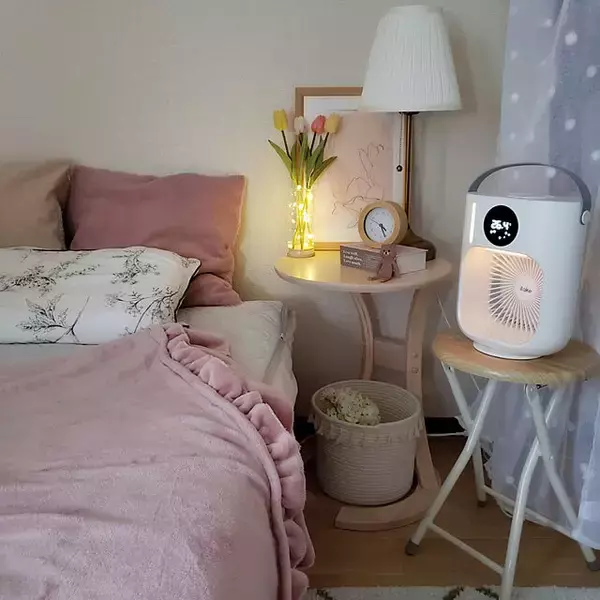 「RoomClipショッピングで買える！サイドテーブル「LOTUS（ロータス）」」の画像