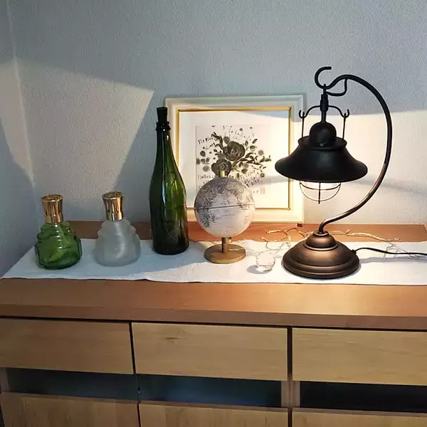 「間接照明にも♪お部屋をやさしく照らすデスクライト・テーブルランプ10選」の画像