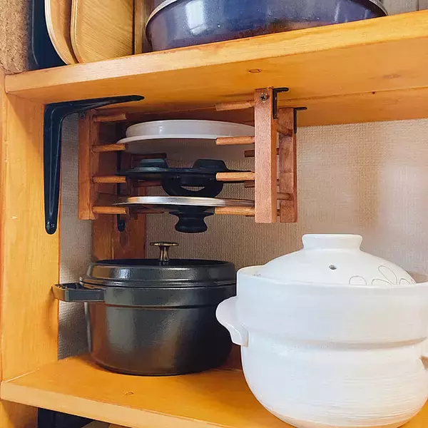 「使いやすく美しくキッチンが整う☆鍋の整理収納アイデア10選」の画像