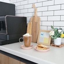 コスパよくお気に入りが見つかる！シンプルなものから花柄まで、ユーザーさん愛用のダイソーのグラス6選