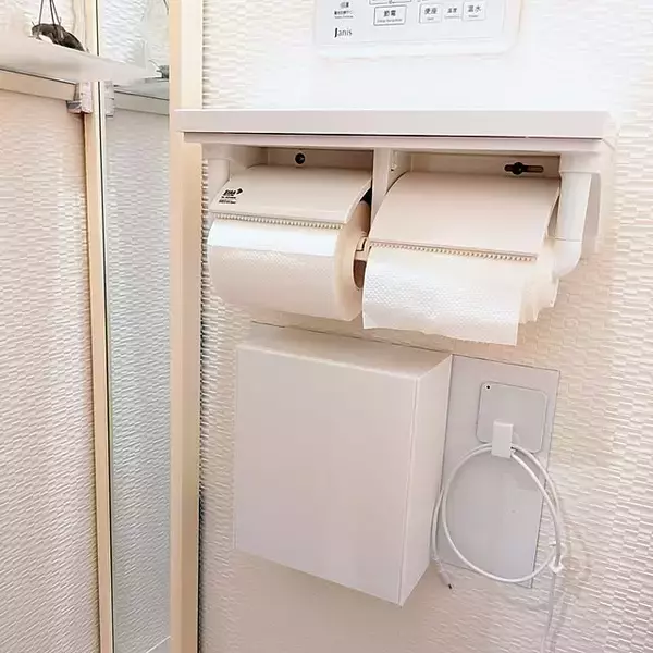 「浮かせて隠してアイデアいろいろ♪暮らしに合わせて選べるゴミ箱の置き方6選」の画像