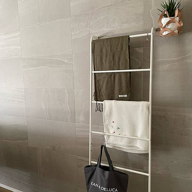 「片づけてもすぐ散らかる」を卒業！床が散らかりにくくなる工夫10選