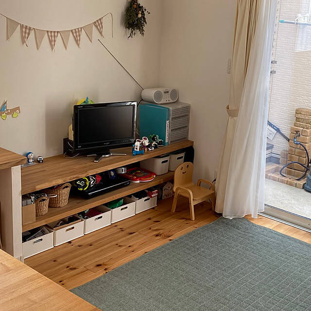 こういうアイテムを入れたらリビングが便利になる。テレビボードを使った快適な収納の作り方