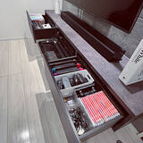 「こういうアイテムを入れたらリビングが便利になる。テレビボードを使った快適な収納の作り方」の画像7