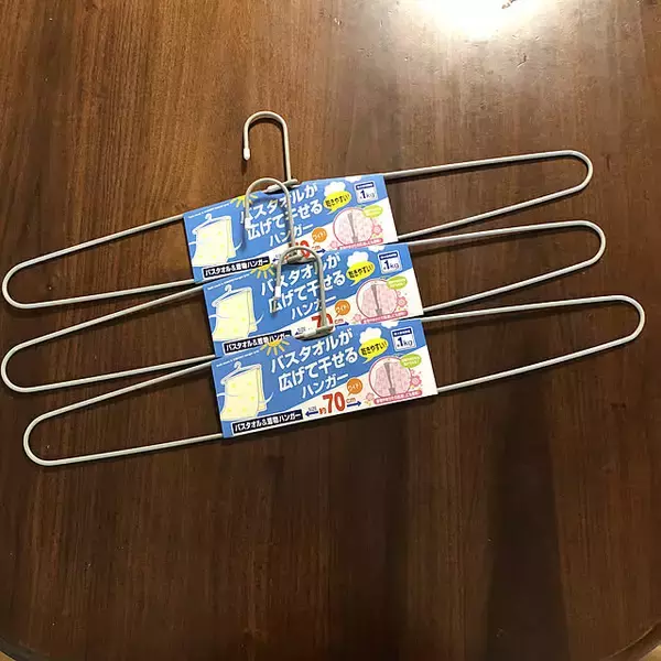 「あっ、コレ便利！洗濯物の乾燥から収納まで幅広く活躍してくれる100均のハンガー」の画像