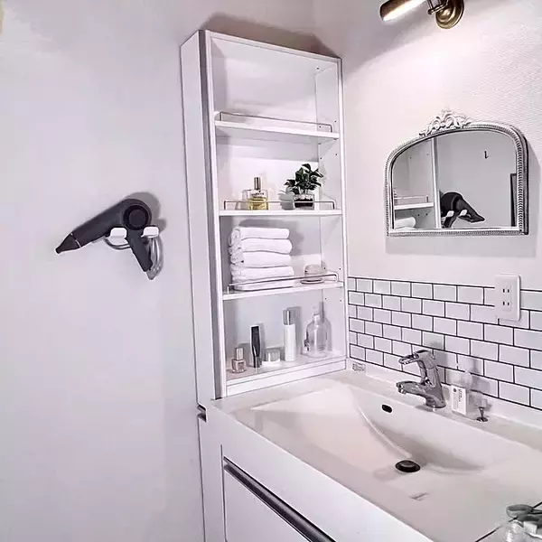 「毎日のプチストレスを解消！使いやすく見栄えもいいドライヤー収納のつくり方」の画像