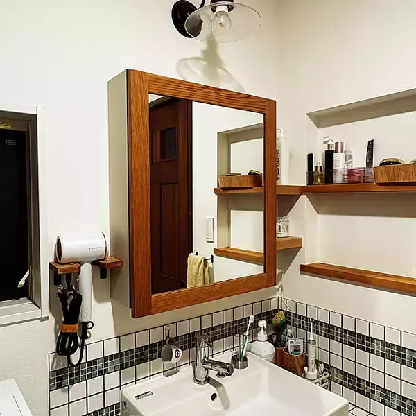 「毎日のプチストレスを解消！使いやすく見栄えもいいドライヤー収納のつくり方」の画像