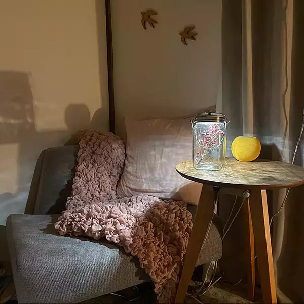 「季節問わずあらゆる場所で使える♪IKEAのブランケット「オフェーリア」の魅力ご紹介します」の画像