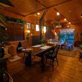 「「明かりとグリーンに囲まれて。木のぬくもりにこだわりが宿る、ログハウスの暮らし」 by T.R.D.LABOさん」の画像3