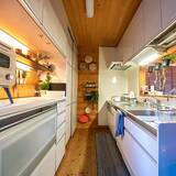 「「明かりとグリーンに囲まれて。木のぬくもりにこだわりが宿る、ログハウスの暮らし」 by T.R.D.LABOさん」の画像5