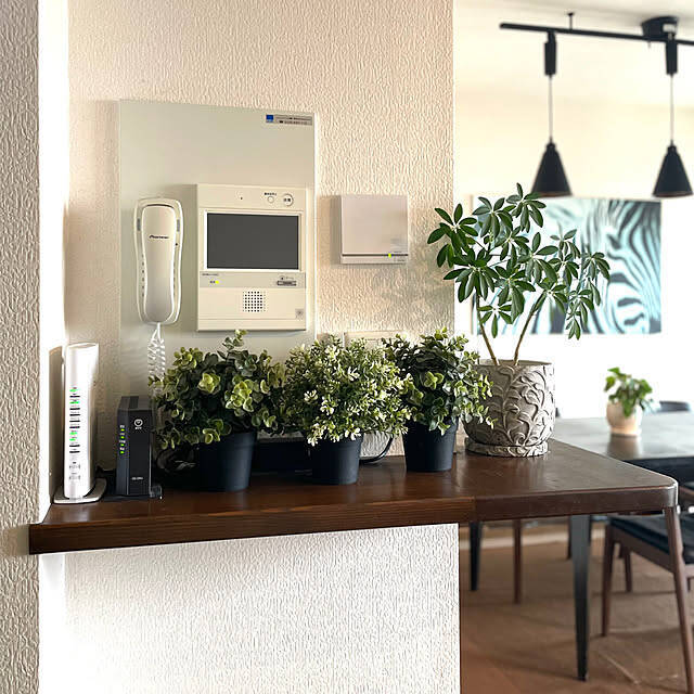 お部屋の雰囲気をこわさない！ルーターをすっきり整える置き方と工夫