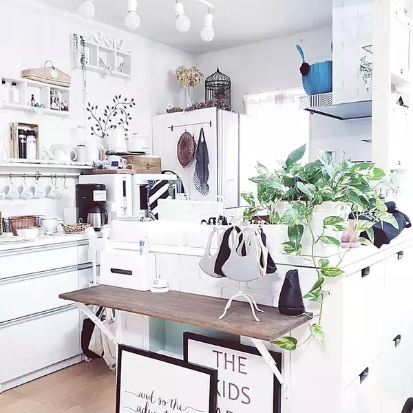 「こだわりの空間を実現♪キッチンカウンターまわりのDIYアイデア」の画像