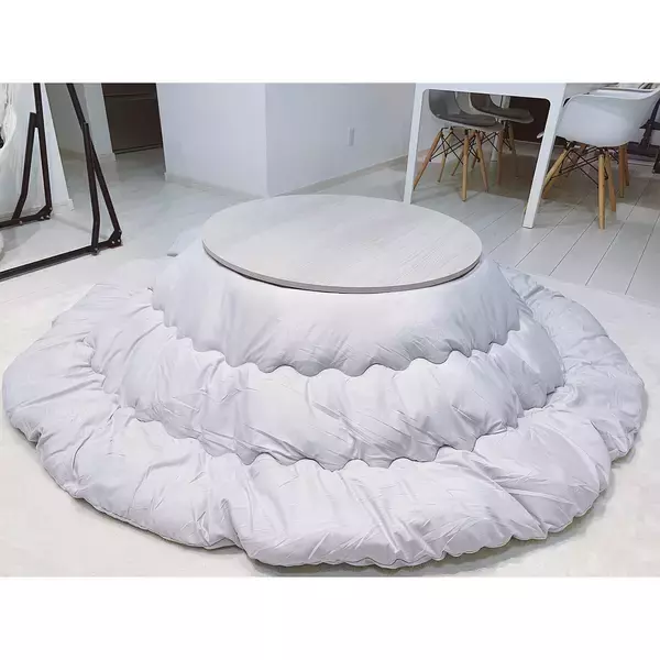 「「軽くてあったかい！モダンな雰囲気にも合う円形のこたつ布団」 by chimさん」の画像