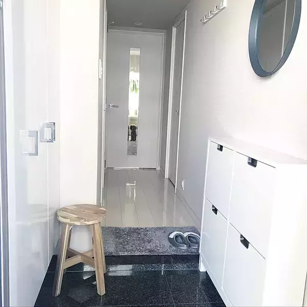 「ゴチャゴチャ玄関とはお別れ！玄関をスッキリさせる靴の整理収納術」の画像